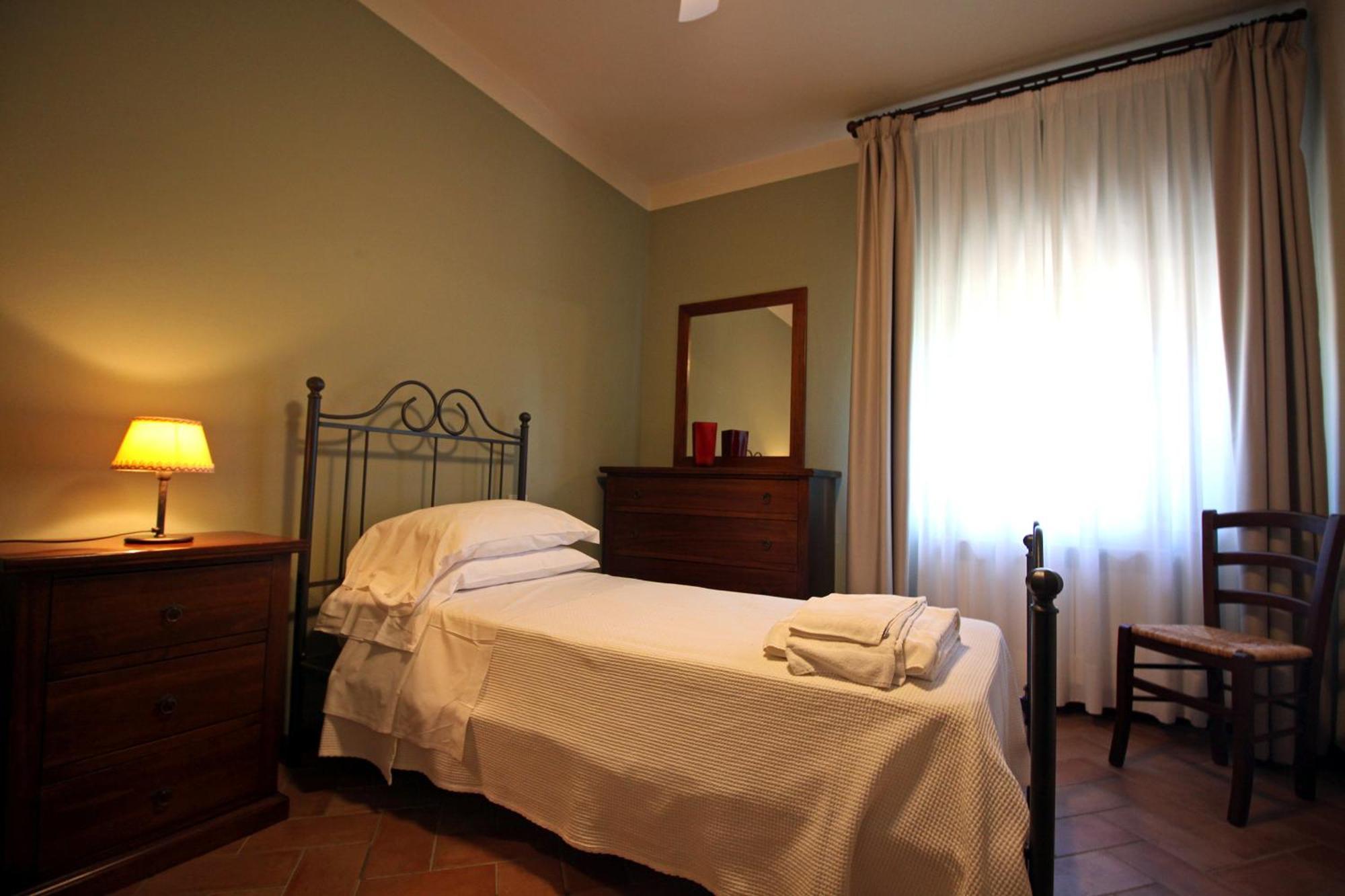 Agriturismo Casale Dello Sparviero Castellina in Chianti Bilik gambar