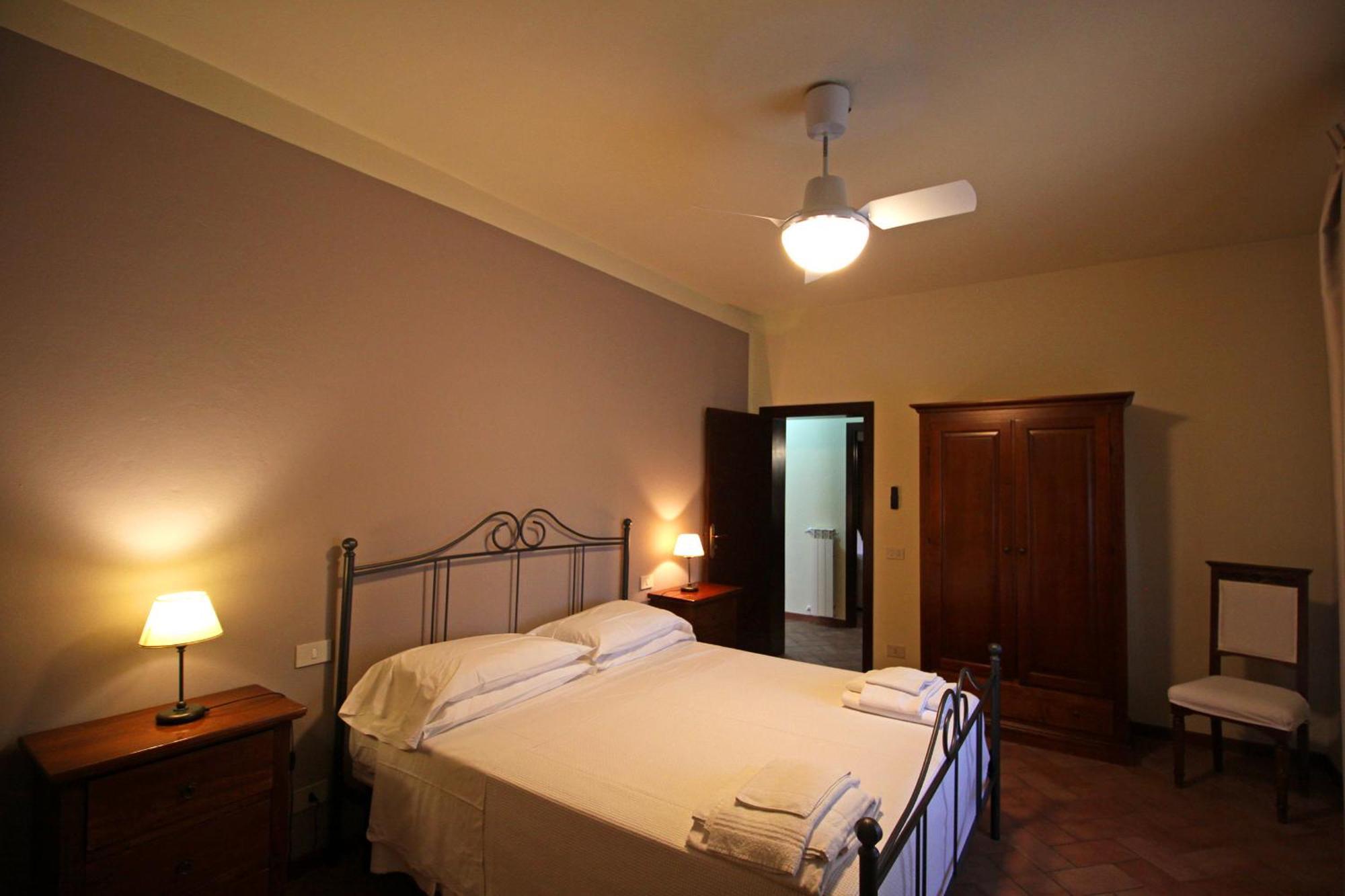 Agriturismo Casale Dello Sparviero Castellina in Chianti Bilik gambar