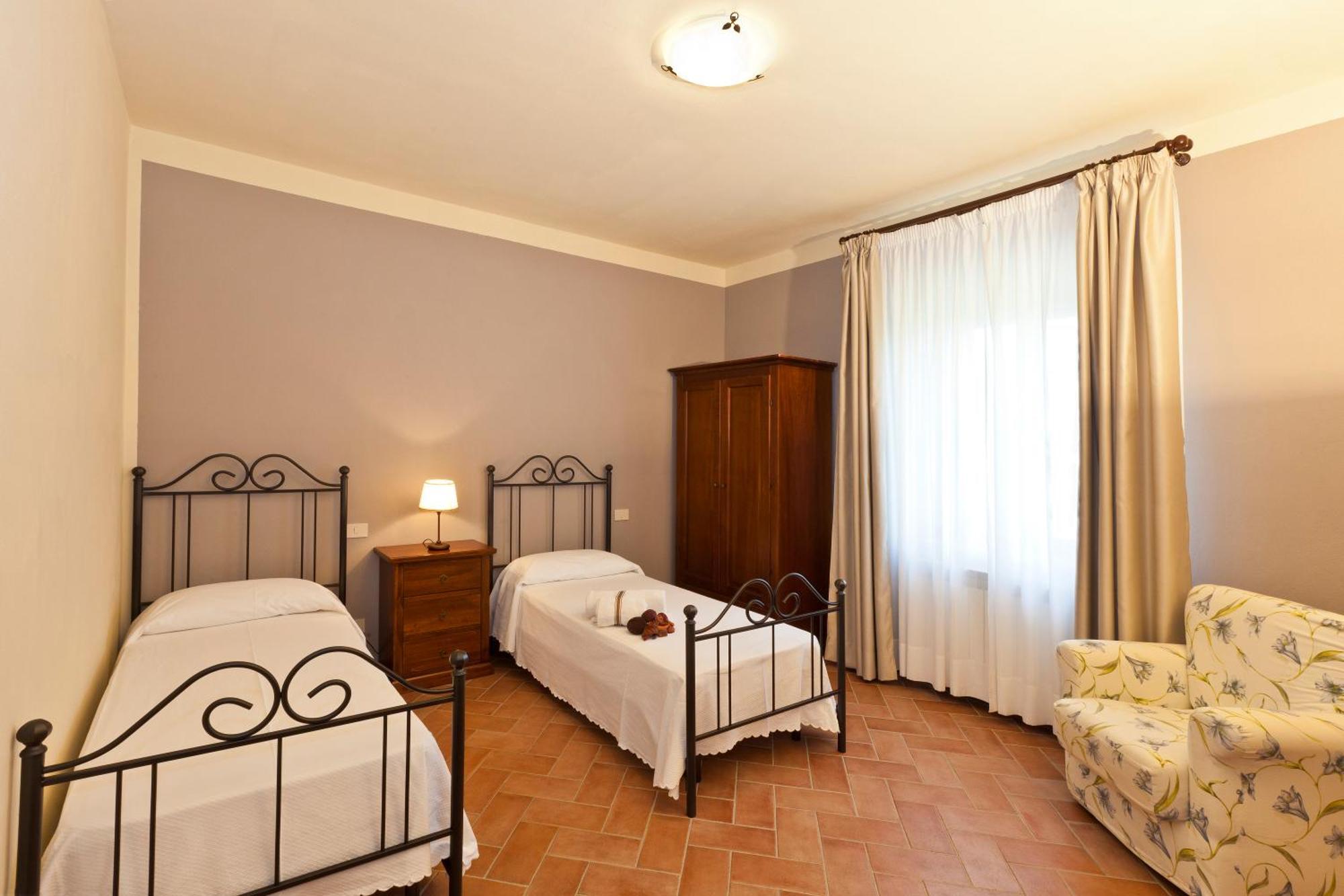 Agriturismo Casale Dello Sparviero Castellina in Chianti Bilik gambar