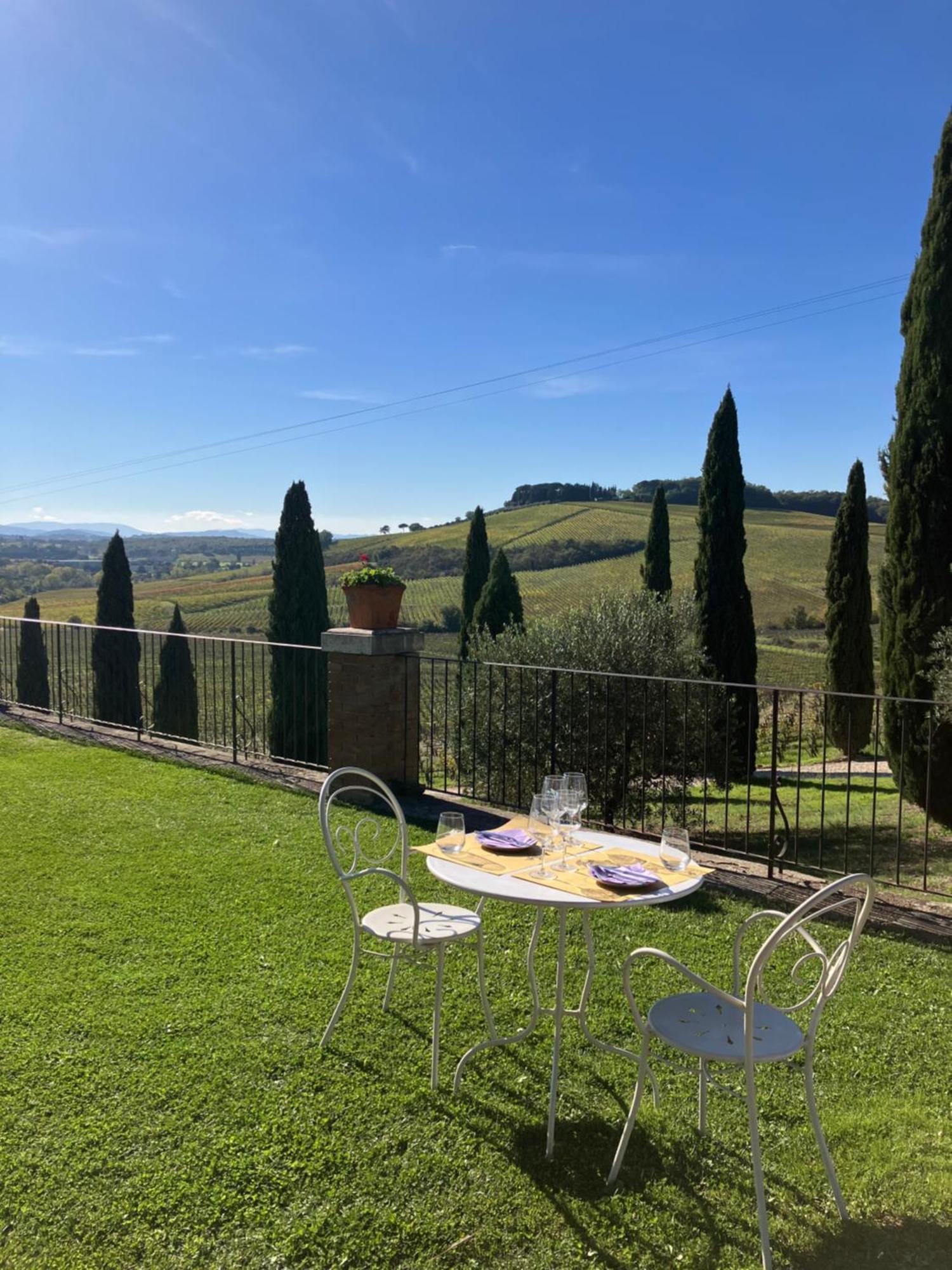 Agriturismo Casale Dello Sparviero Castellina in Chianti Luaran gambar